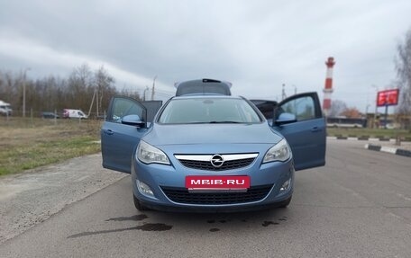 Opel Astra J, 2010 год, 620 000 рублей, 2 фотография