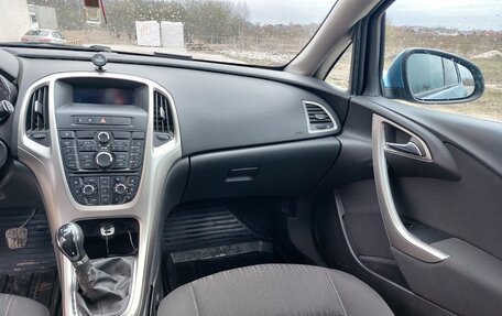 Opel Astra J, 2010 год, 620 000 рублей, 10 фотография