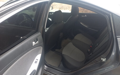 Hyundai Solaris II рестайлинг, 2014 год, 850 000 рублей, 5 фотография