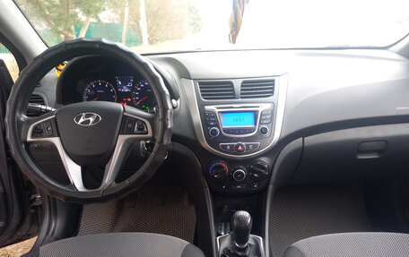 Hyundai Solaris II рестайлинг, 2014 год, 850 000 рублей, 7 фотография