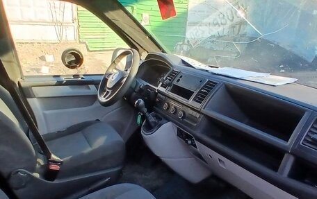 Volkswagen Transporter T6 рестайлинг, 2016 год, 1 450 000 рублей, 9 фотография