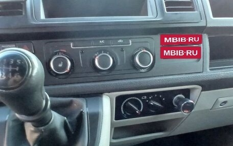 Volkswagen Transporter T6 рестайлинг, 2016 год, 1 450 000 рублей, 15 фотография