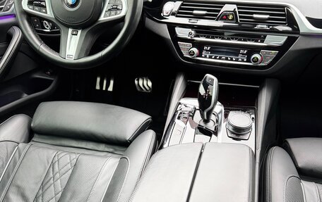 BMW 5 серия, 2019 год, 4 550 000 рублей, 32 фотография