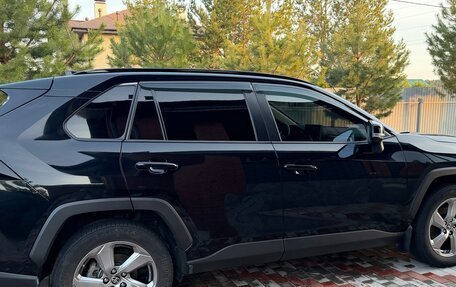 Toyota RAV4, 2019 год, 3 050 000 рублей, 3 фотография