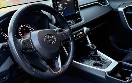 Toyota RAV4, 2019 год, 3 050 000 рублей, 9 фотография