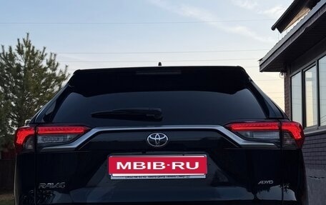 Toyota RAV4, 2019 год, 3 050 000 рублей, 6 фотография