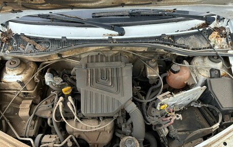 Renault Logan I, 2014 год, 235 000 рублей, 2 фотография