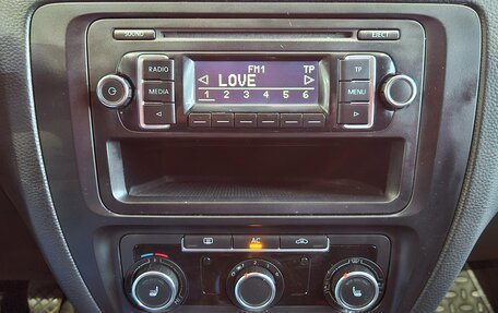 Volkswagen Jetta VI, 2011 год, 450 000 рублей, 10 фотография