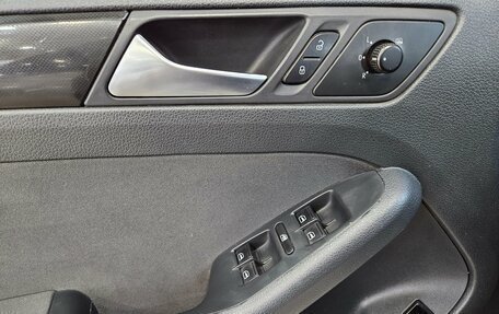 Volkswagen Jetta VI, 2011 год, 450 000 рублей, 13 фотография