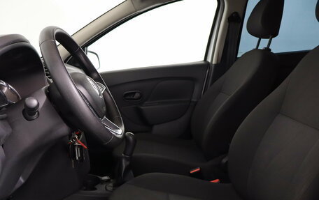 Renault Logan II, 2019 год, 739 000 рублей, 8 фотография