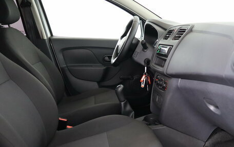 Renault Logan II, 2019 год, 739 000 рублей, 10 фотография