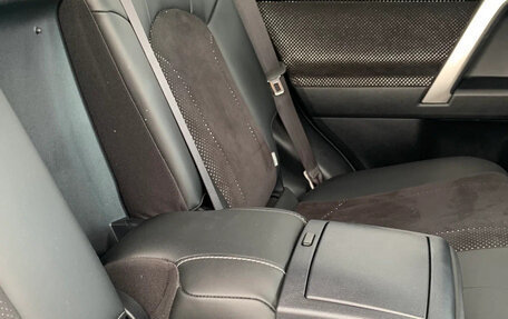 Toyota Land Cruiser Prado 150 рестайлинг 2, 2018 год, 4 950 000 рублей, 2 фотография