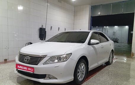 Toyota Camry, 2013 год, 1 330 000 рублей, 2 фотография