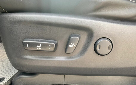 Toyota Land Cruiser Prado 150 рестайлинг 2, 2018 год, 4 950 000 рублей, 10 фотография