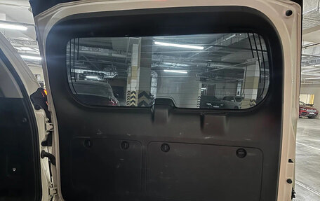 Toyota Land Cruiser Prado 150 рестайлинг 2, 2018 год, 4 950 000 рублей, 19 фотография