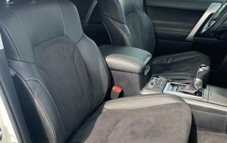 Toyota Land Cruiser Prado 150 рестайлинг 2, 2018 год, 4 950 000 рублей, 23 фотография