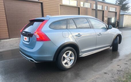 Volvo V60 Cross Country II, 2016 год, 1 435 000 рублей, 7 фотография