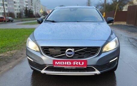 Volvo V60 Cross Country II, 2016 год, 1 435 000 рублей, 8 фотография