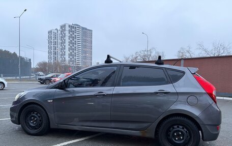 Hyundai Solaris II рестайлинг, 2011 год, 800 000 рублей, 10 фотография