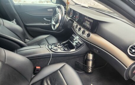 Mercedes-Benz E-Класс, 2016 год, 2 150 000 рублей, 11 фотография