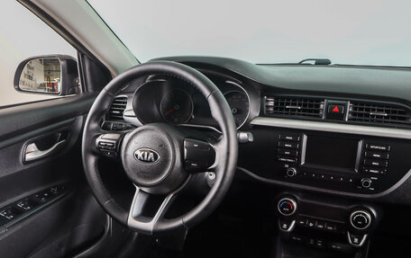 KIA Rio IV, 2017 год, 1 359 000 рублей, 12 фотография