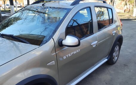 Renault Sandero I, 2011 год, 680 000 рублей, 2 фотография