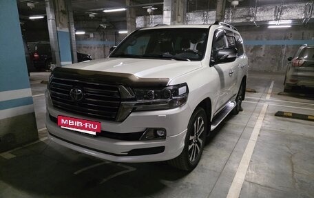 Toyota Land Cruiser 200, 2017 год, 8 150 000 рублей, 2 фотография