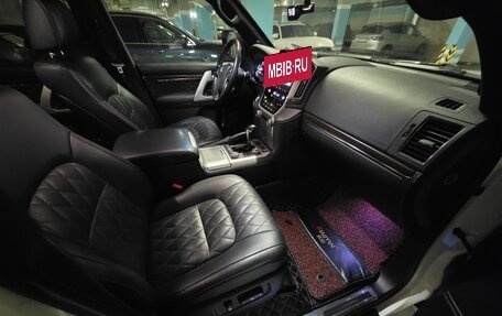 Toyota Land Cruiser 200, 2017 год, 8 150 000 рублей, 13 фотография