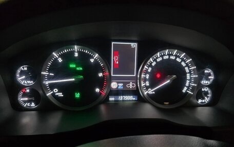 Toyota Land Cruiser 200, 2017 год, 8 150 000 рублей, 10 фотография