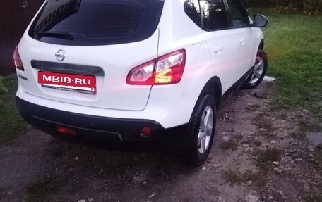 Nissan Qashqai, 2010 год, 700 000 рублей, 2 фотография