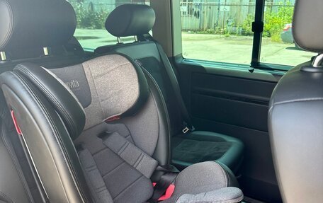 Volkswagen Multivan T6 рестайлинг, 2018 год, 4 000 000 рублей, 8 фотография