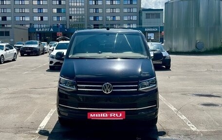 Volkswagen Multivan T6 рестайлинг, 2018 год, 4 000 000 рублей, 3 фотография