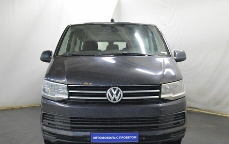 Volkswagen Caravelle T6 рестайлинг, 2017 год, 1 975 000 рублей, 2 фотография