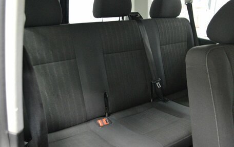 Volkswagen Caravelle T6 рестайлинг, 2017 год, 1 975 000 рублей, 11 фотография