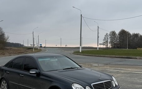 Mercedes-Benz E-Класс, 2003 год, 500 000 рублей, 1 фотография