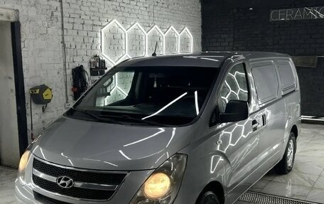 Hyundai Grand Starex Grand Starex I рестайлинг 2, 2011 год, 1 170 000 рублей, 1 фотография