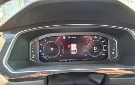 Volkswagen Tiguan II, 2022 год, 2 372 000 рублей, 10 фотография