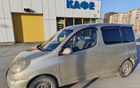 Toyota FunCargo, 2002 год, 300 000 рублей, 3 фотография
