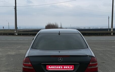 Mercedes-Benz E-Класс, 2003 год, 500 000 рублей, 3 фотография