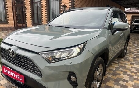 Toyota RAV4, 2020 год, 2 950 000 рублей, 6 фотография