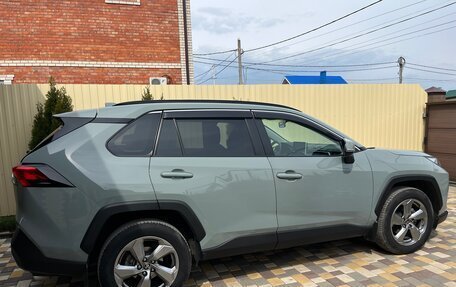 Toyota RAV4, 2020 год, 2 950 000 рублей, 11 фотография