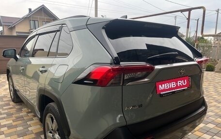 Toyota RAV4, 2020 год, 2 950 000 рублей, 2 фотография