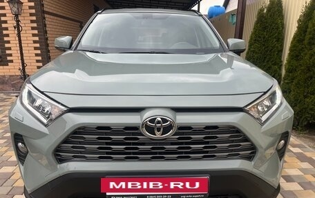 Toyota RAV4, 2020 год, 2 950 000 рублей, 5 фотография