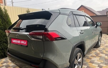 Toyota RAV4, 2020 год, 2 950 000 рублей, 3 фотография