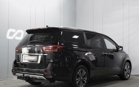 KIA Carnival III, 2018 год, 2 300 000 рублей, 2 фотография