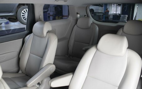 KIA Carnival III, 2018 год, 2 300 000 рублей, 20 фотография