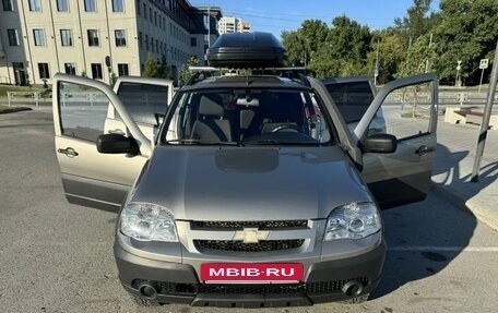 Chevrolet Niva I рестайлинг, 2015 год, 870 000 рублей, 5 фотография