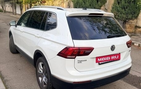 Volkswagen Tiguan II, 2020 год, 3 100 000 рублей, 2 фотография