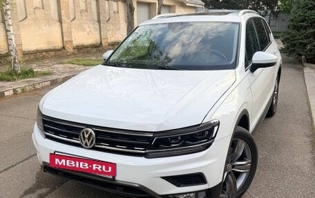 Volkswagen Tiguan II, 2020 год, 3 100 000 рублей, 3 фотография