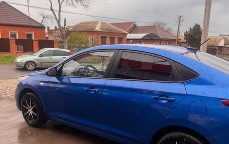 Hyundai Solaris II рестайлинг, 2018 год, 1 300 000 рублей, 4 фотография